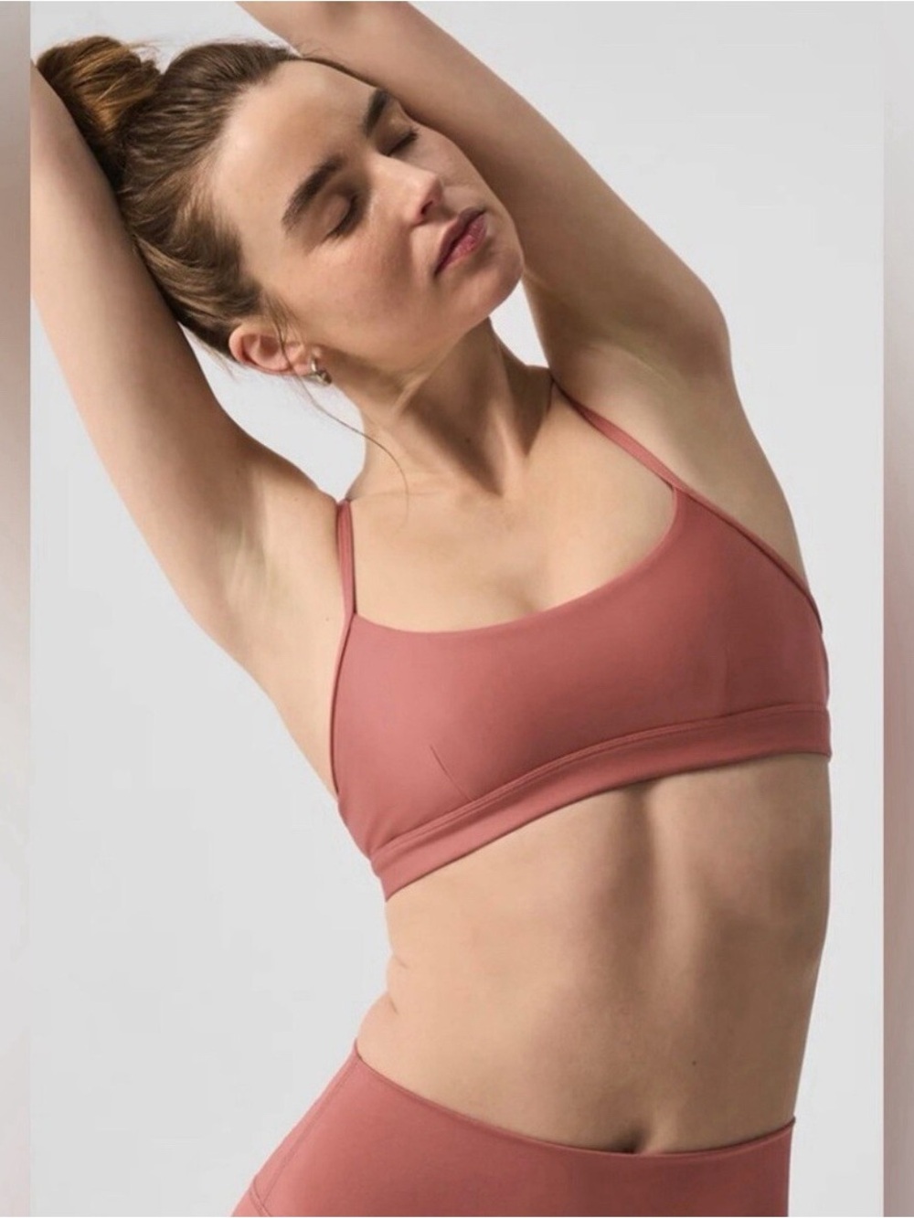 Alo Yoga Intrigue Bra Size medium